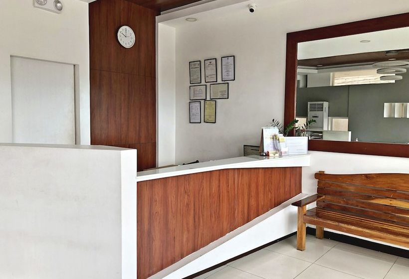 فندق Tiptop Tower Suite Inn
