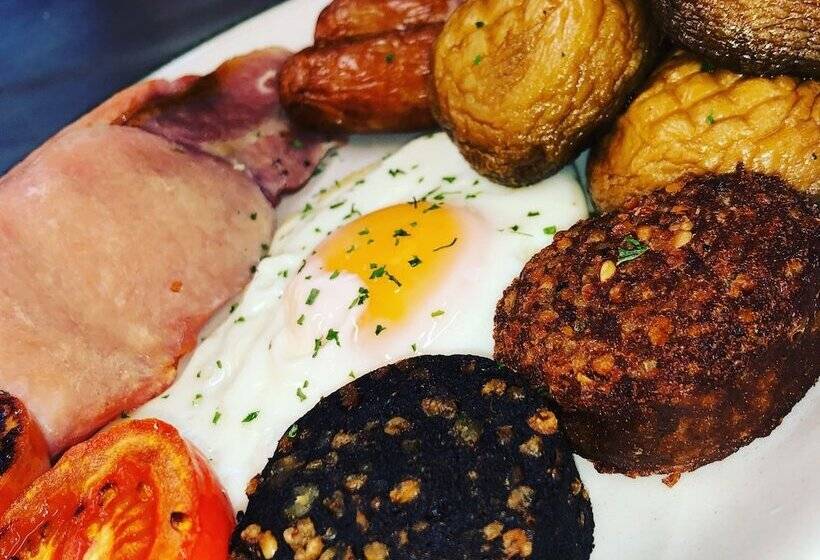 בית מלון כפרי Tully S