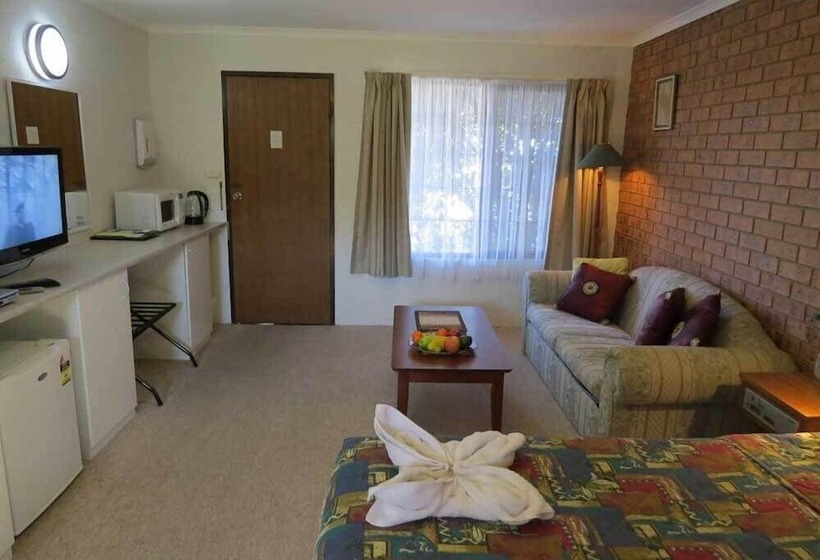 מוטל Colonial Motor Inn Pambula