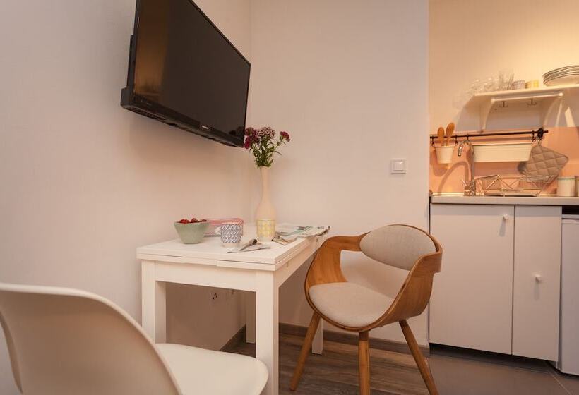 Пансион Apartments And Rooms Hey Rovinj