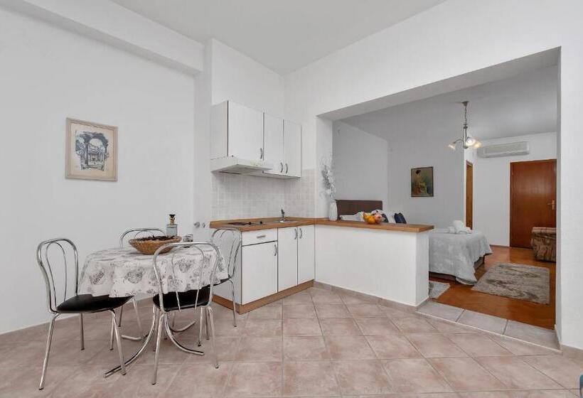 Panzió Apartments Dany