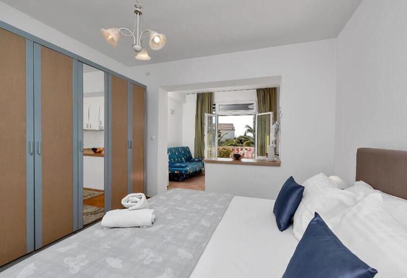 پانسیون Apartments Dany