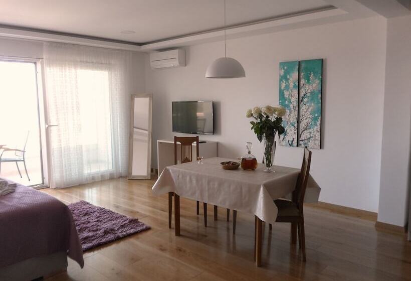 Panzió Apartments Dany