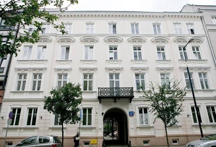 بنسيون Hoża Apartments And Rooms