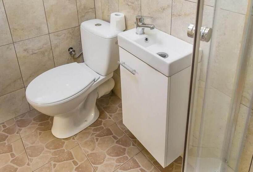 بنسيون Hoża Apartments And Rooms