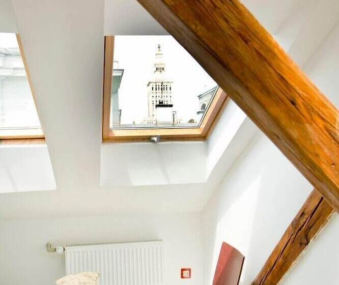 بنسيون Hoża Apartments And Rooms