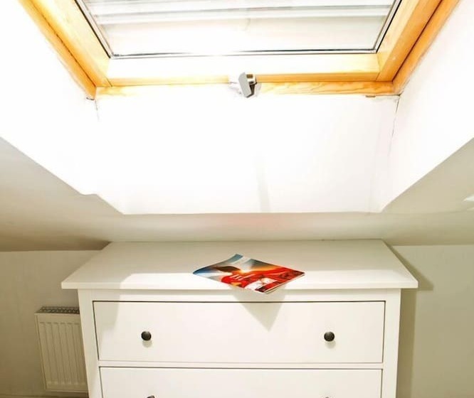 پانسیون Hoża Apartments And Rooms