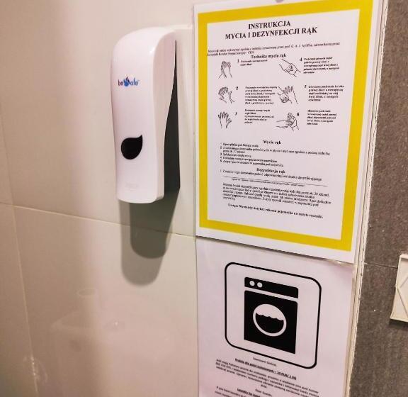 بنسيون Hoża Apartments And Rooms