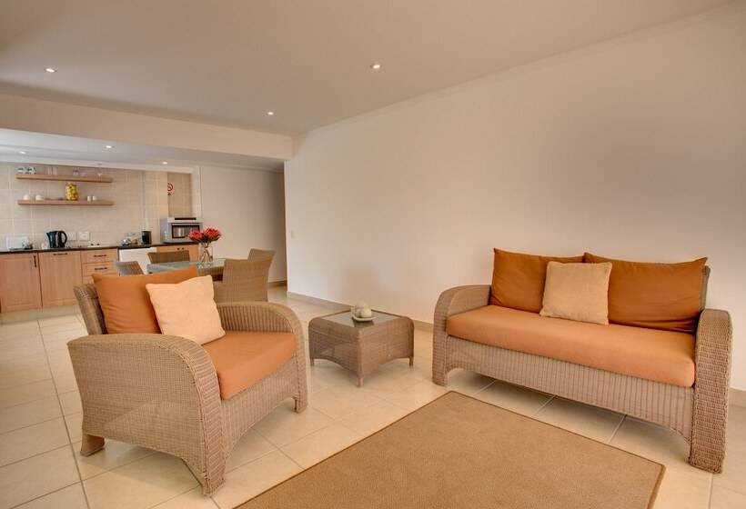 膳宿费 Limoni Luxury Suites