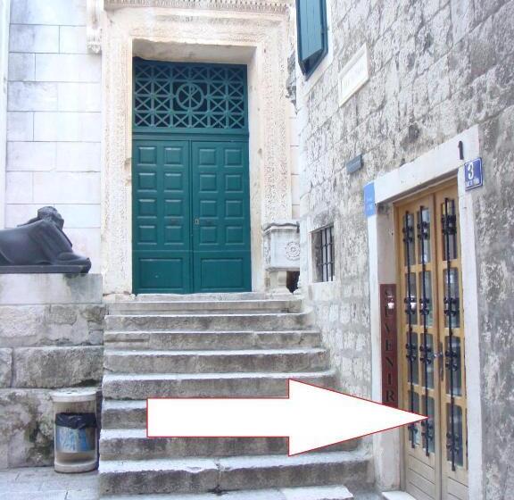 פנסיון Rooms Base