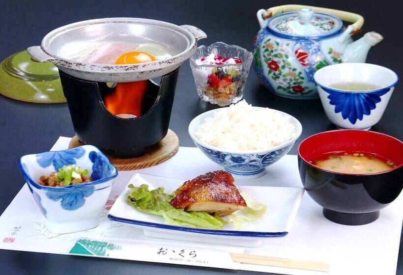 旅館 Minshuku Ookura