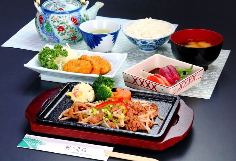 旅館 Minshuku Ookura