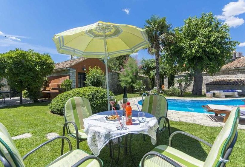 Beautiful Villa Captain Morgan With Pool In Kanfan