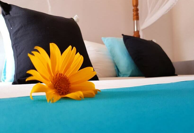 White Villa Beach Resort