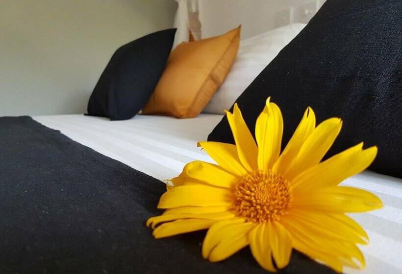 White Villa Beach Resort