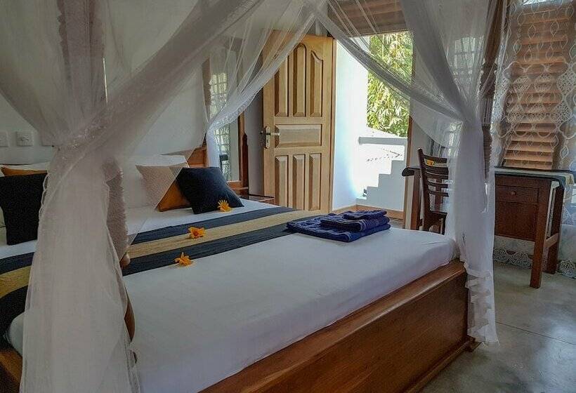 White Villa Beach Resort