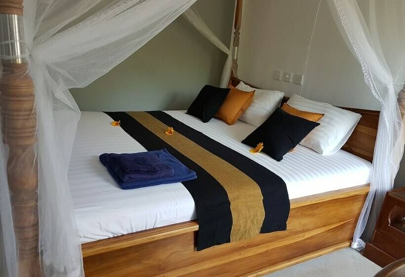 White Villa Beach Resort