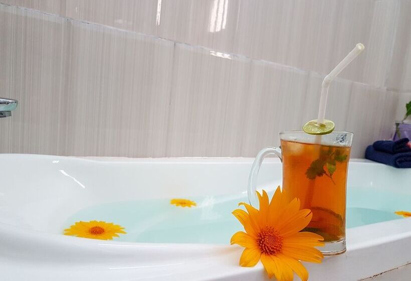 White Villa Beach Resort