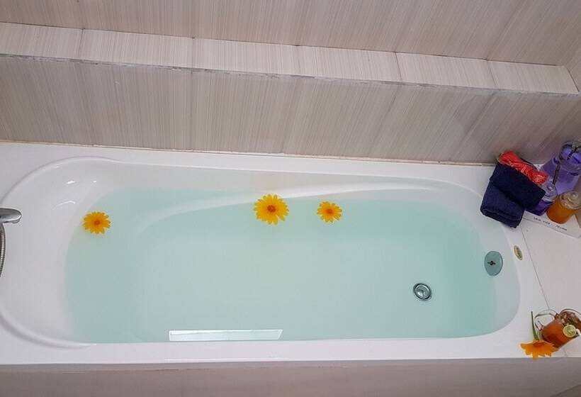 White Villa Beach Resort