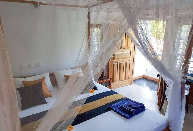 White Villa Beach Resort