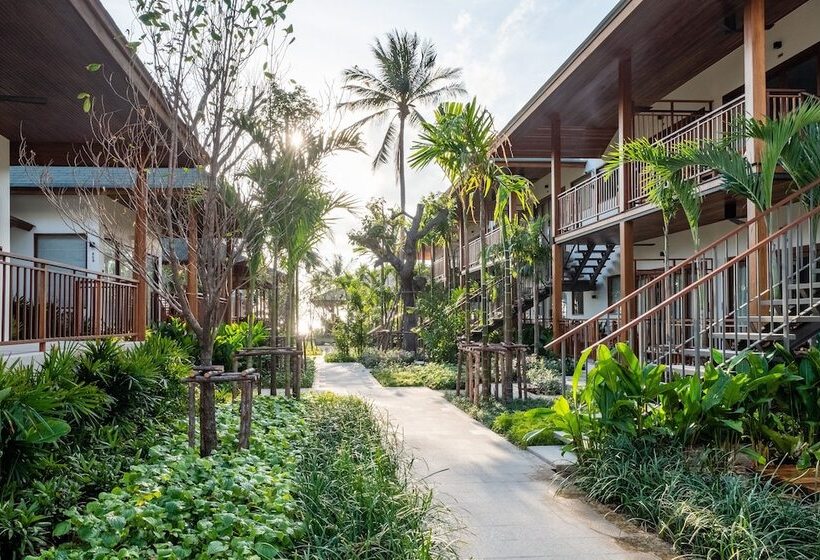 Banana Fan Sea Resort