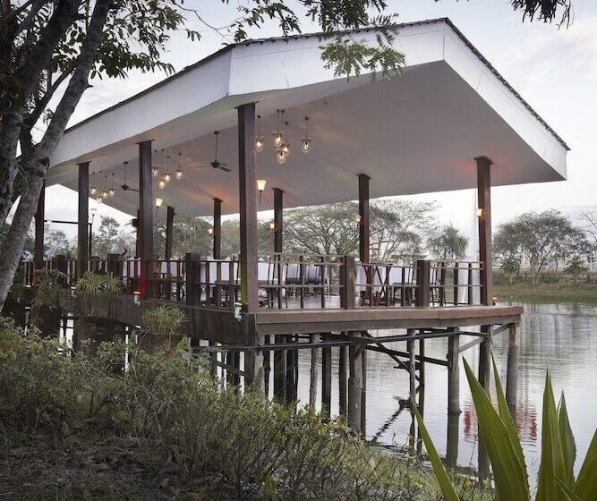 Centara Life Hotel Mae Sot