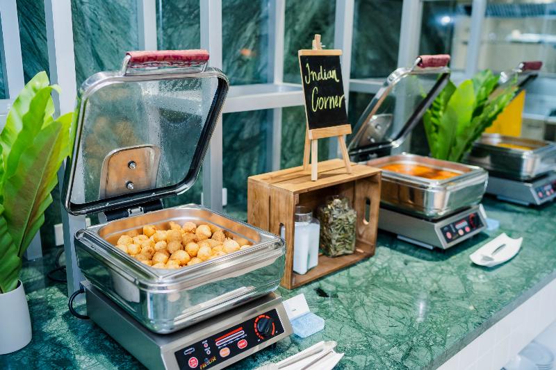 A One The Royal Cruise Hotel Pattaya   Sha Extra Plus