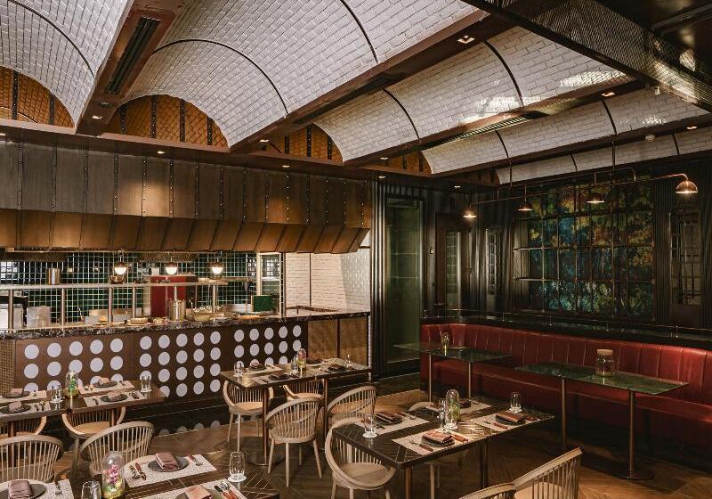 A One The Royal Cruise Hotel Pattaya   Sha Extra Plus