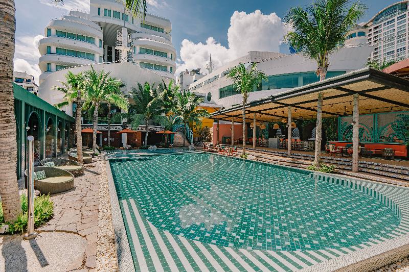 A One The Royal Cruise Hotel Pattaya   Sha Extra Plus