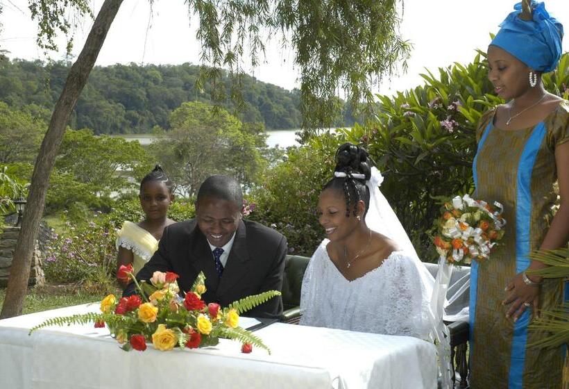 هتل Arusha Serena