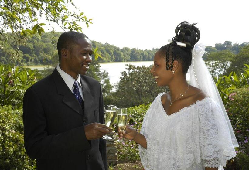 هتل Arusha Serena