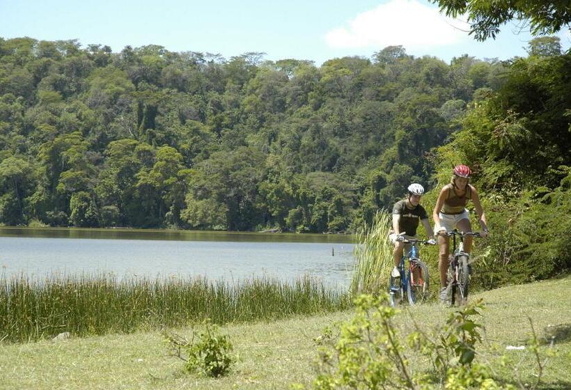 هتل Arusha Serena