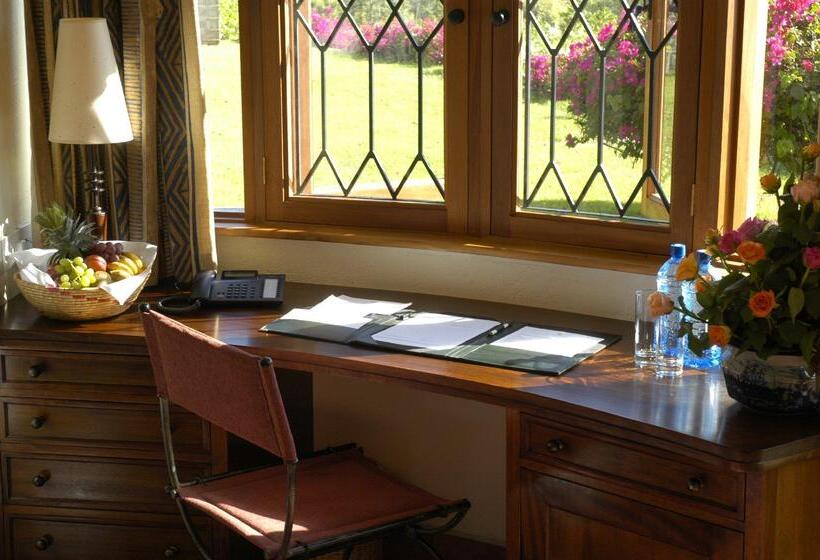 هتل Arusha Serena