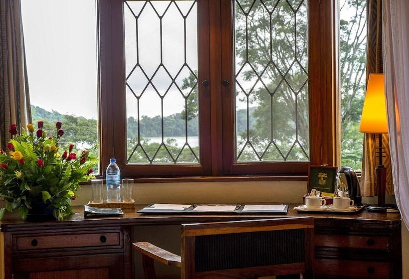 هتل Arusha Serena