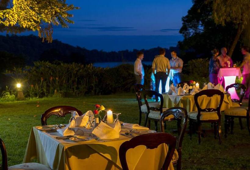 هتل Arusha Serena