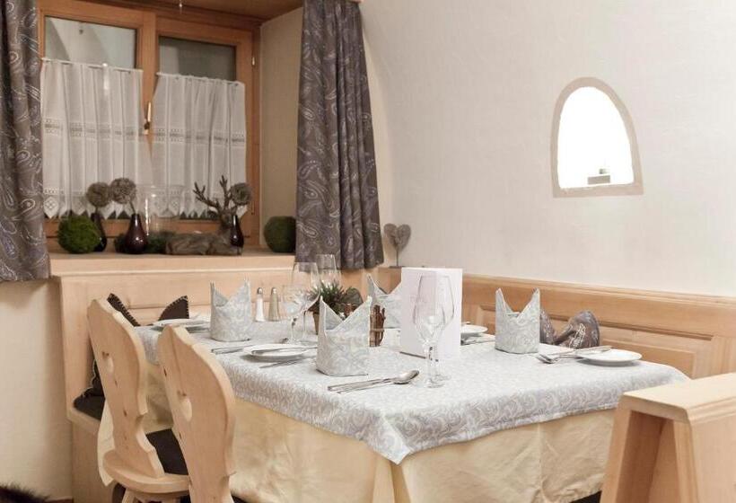 Hotel Baer & Post Zernez