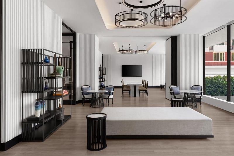 호텔 Courtyard By Marriott Phuket Town