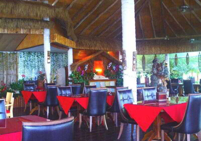 هتل Crystal Bay Yacht Club Beach Resort