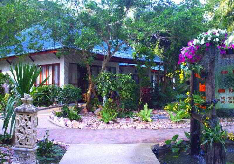 هتل Crystal Bay Yacht Club Beach Resort