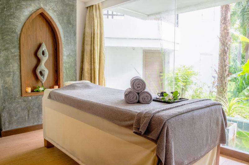 هتل Holiday Inn Resort Phuket Karon Beach, An Ihg