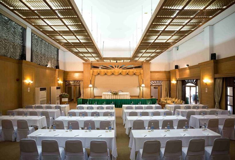 Отель The Imperial Mae Hong Son Resort