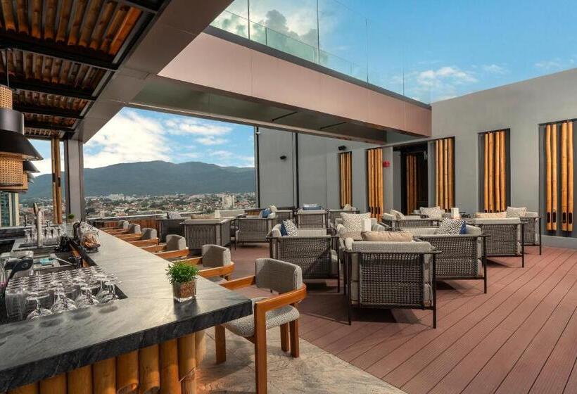 Отель Melia Chiang Mai