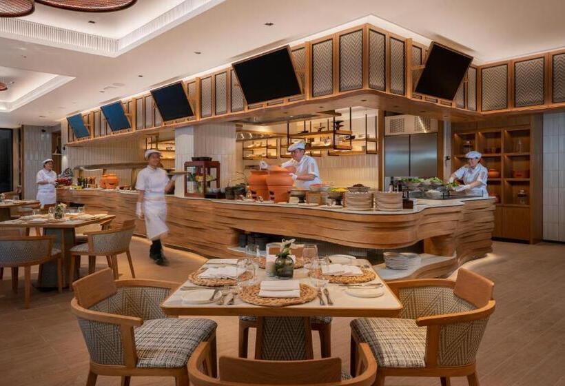 Отель Melia Chiang Mai