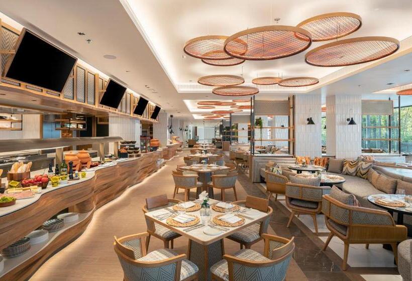 Отель Melia Chiang Mai