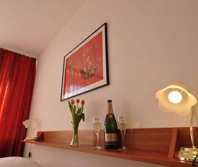 酒店 Merkur West Station