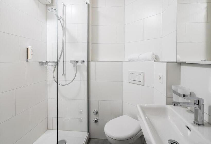 酒店 Merkur West Station