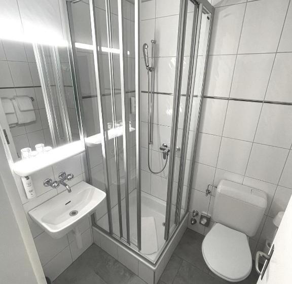 酒店 Merkur West Station