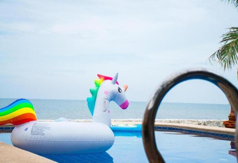 בית מלון כפרי Sea Memories White Sand Beach