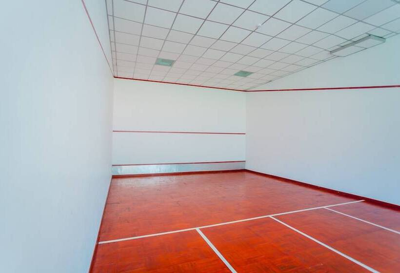 Отель Waterfront Suites Phuket By Centara