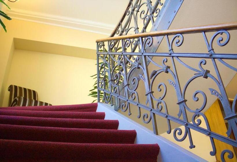 Отель Weisses Kreuz